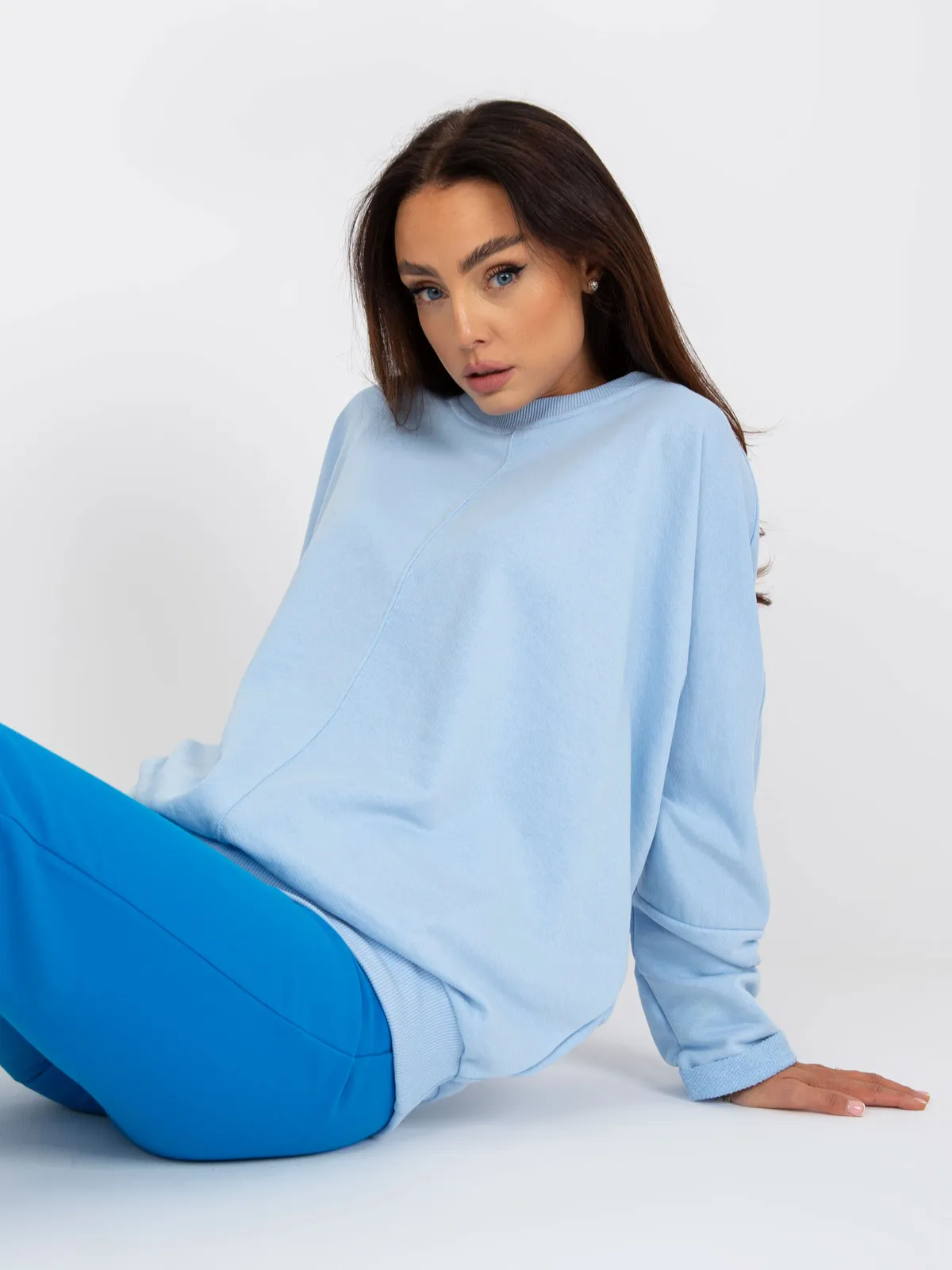Beżowa damska bluza basic bez kaptura RUE PARIS - zdjęcie 4