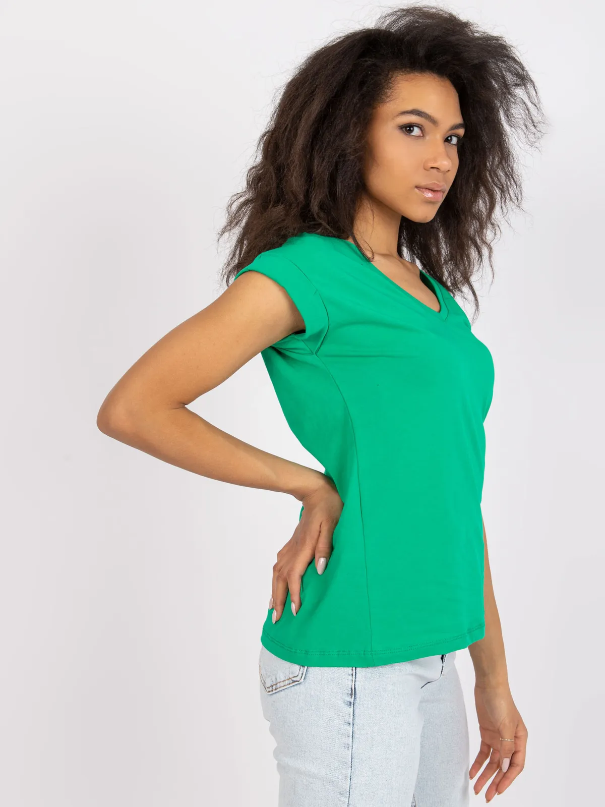 Casualowy T-shirt z dekoltem w serek - zdjęcie 1