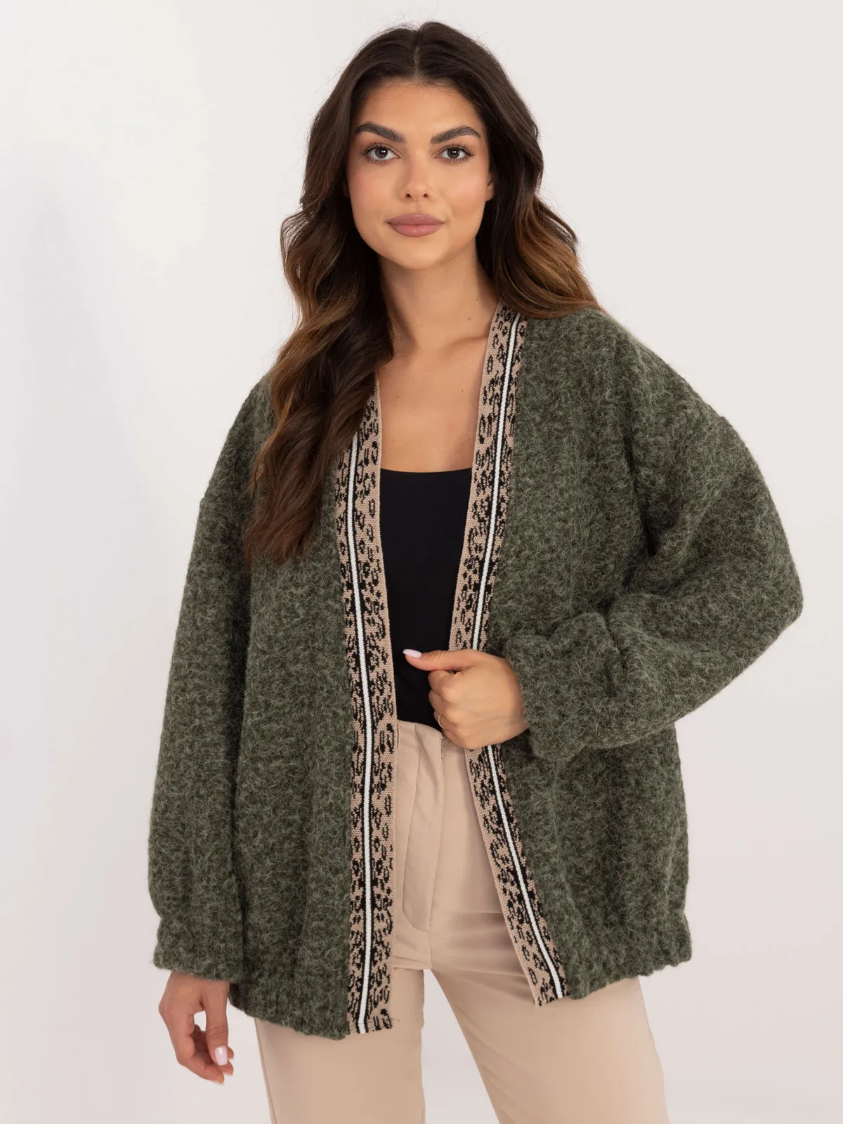 Oversize narzutka z ozdobną lamówką w stylu boho - zdjęcie 1