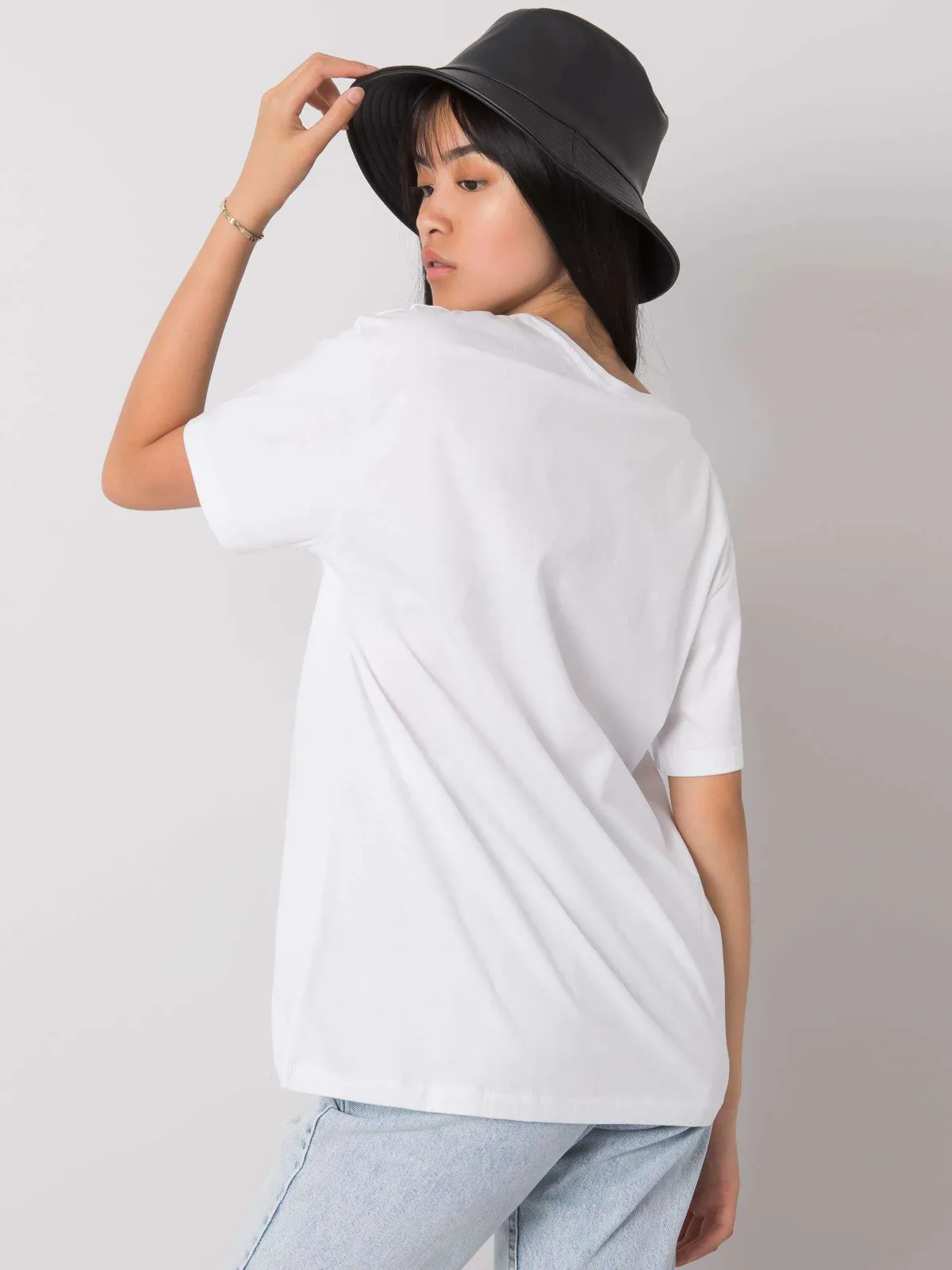 Czarny t-shirt damski bawełniany - zdjęcie 2
