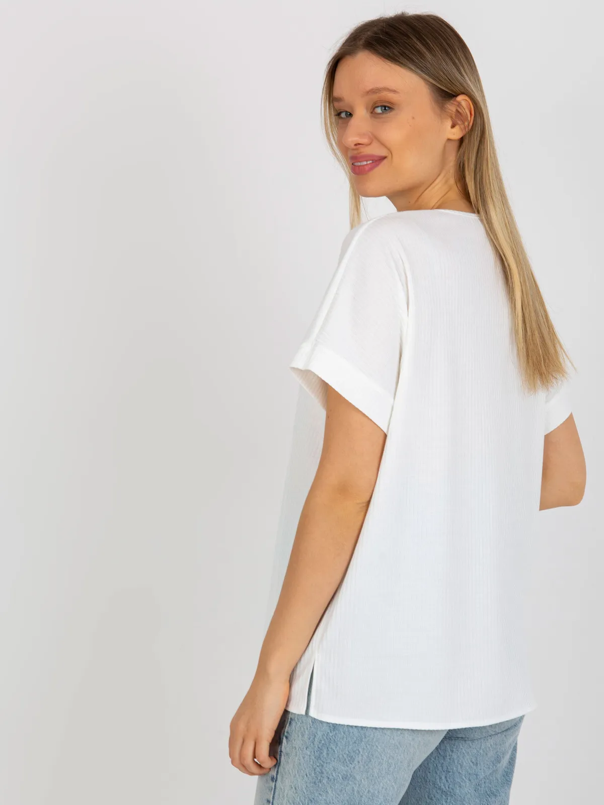 Ecru damska bluzka oversize z misiem w prążek - zdjęcie 1