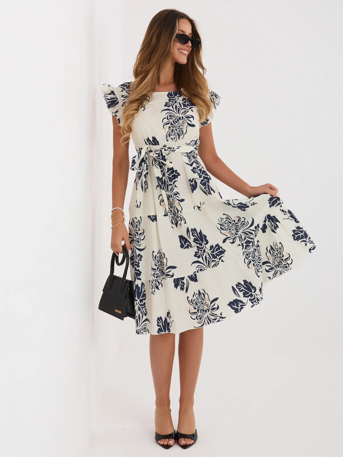 Sukienka midi z falbankami przy rękawach - zdjęcie 1