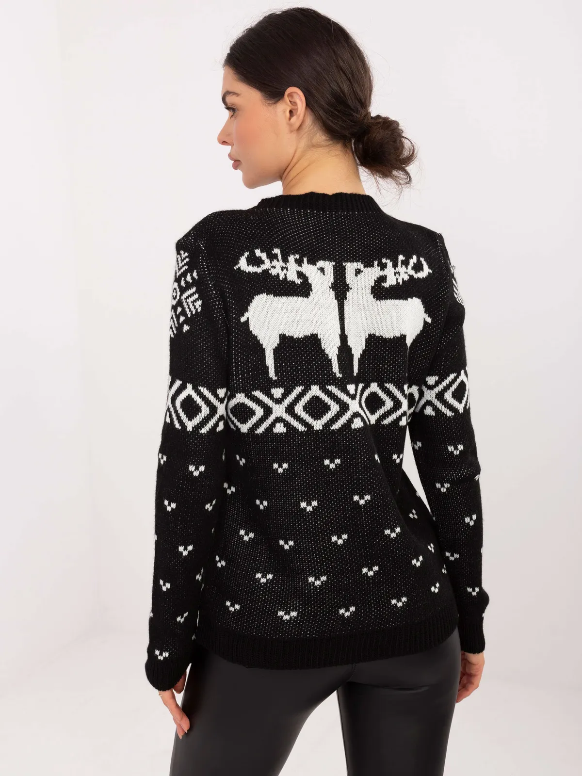 Świąteczny sweter z norweskim wzorem i reniferami - zdjęcie 1