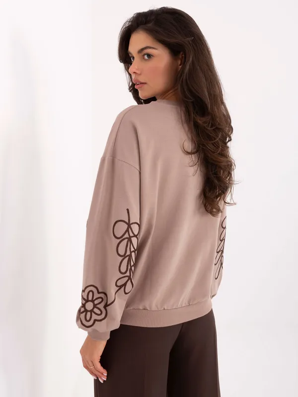 Bluza oversize z ozdobnym haftowanym motywem roślinnym