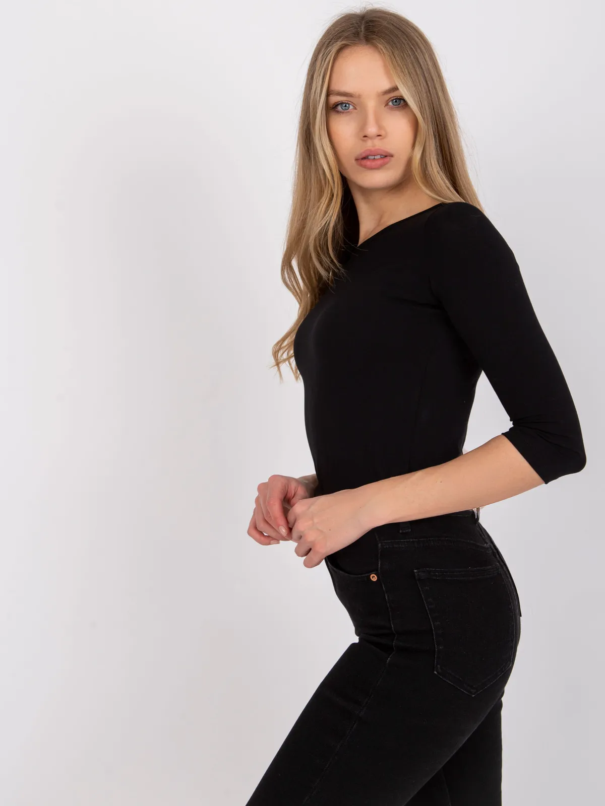 Czarna damska bluzka basic Mona - zdjęcie 4