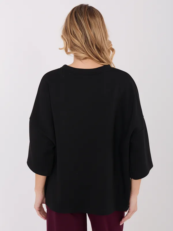 Casualowy t-shirt oversize o luźnym kroju