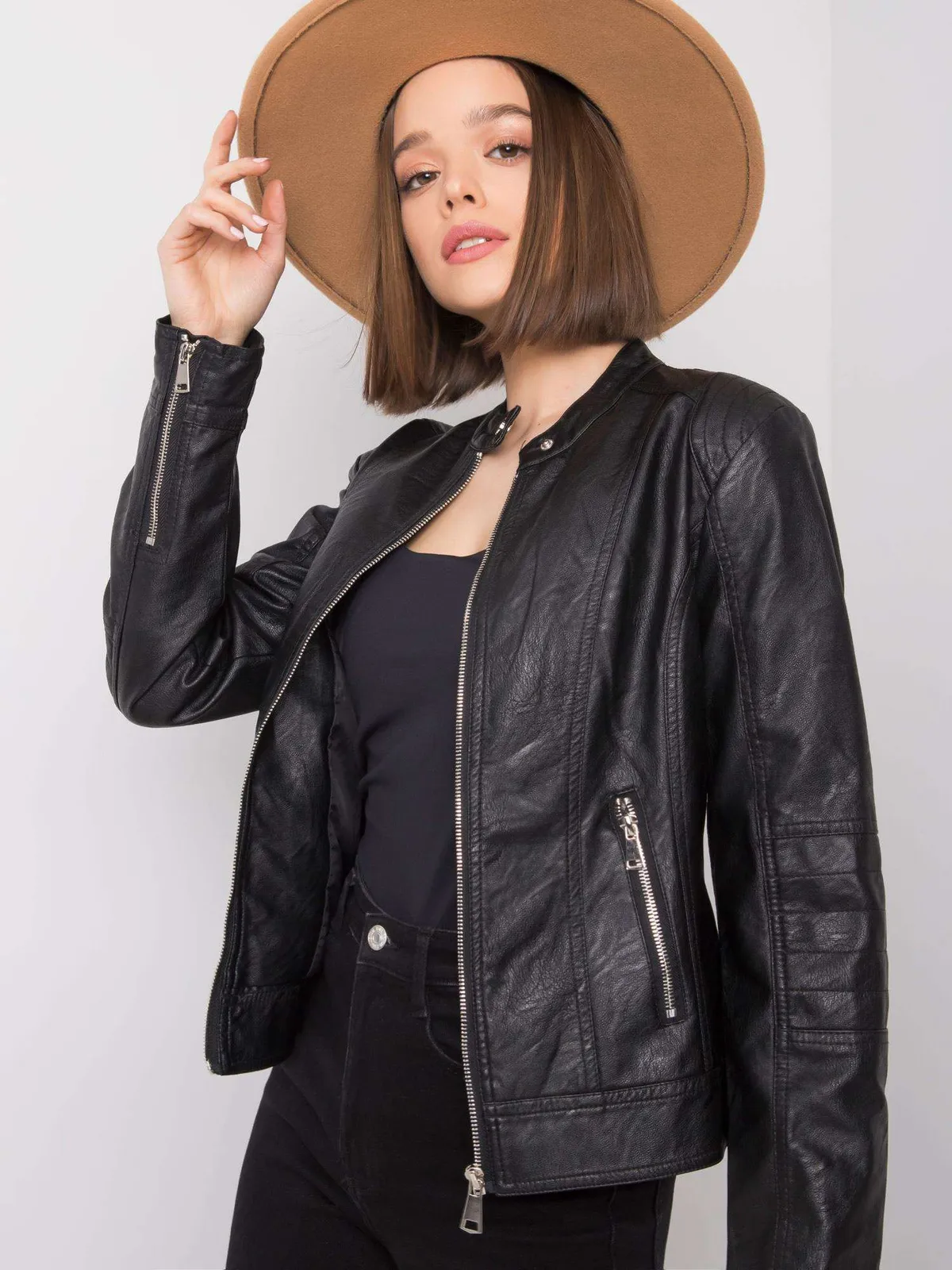 Czarna kurtka biker - zdjęcie 4
