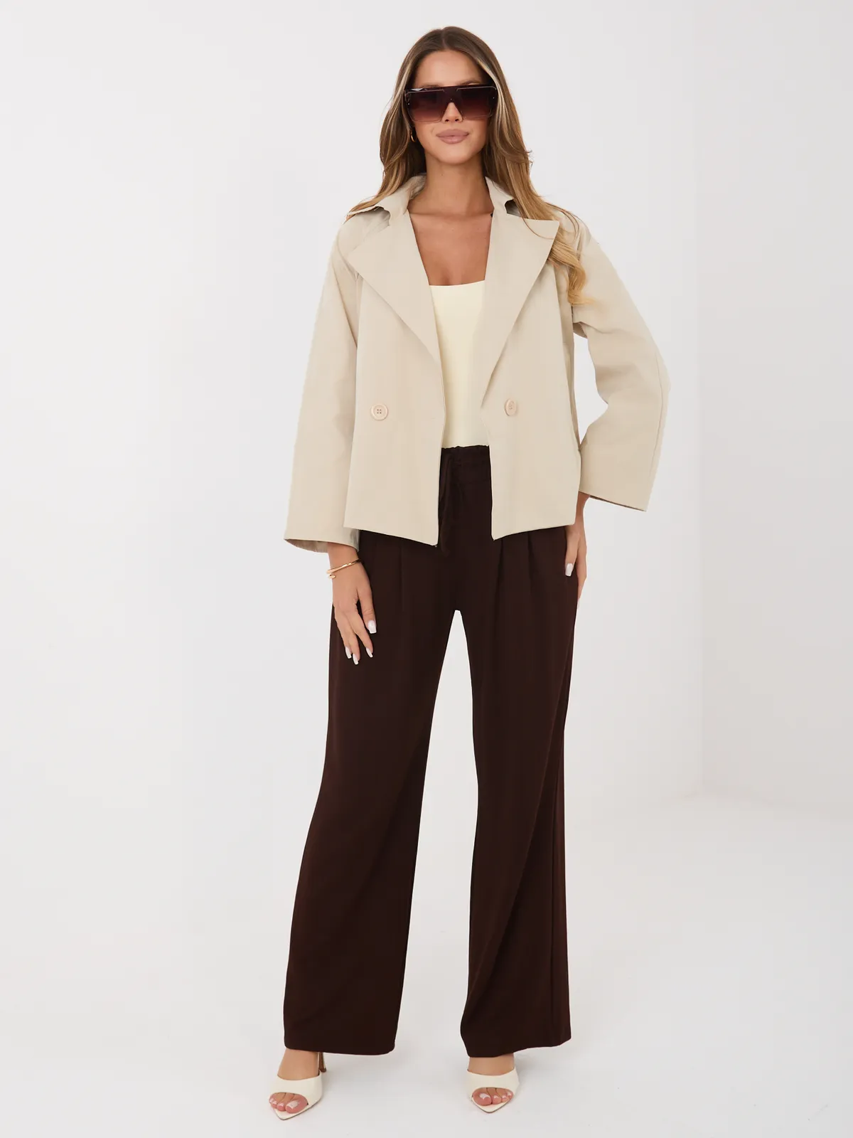 Krótka dwurzędowa marynarka o kroju pudełkowym - zdjęcie 1