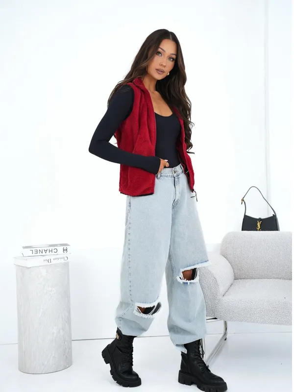 Puchata kamizelka o sportowym kroju z suwakiem