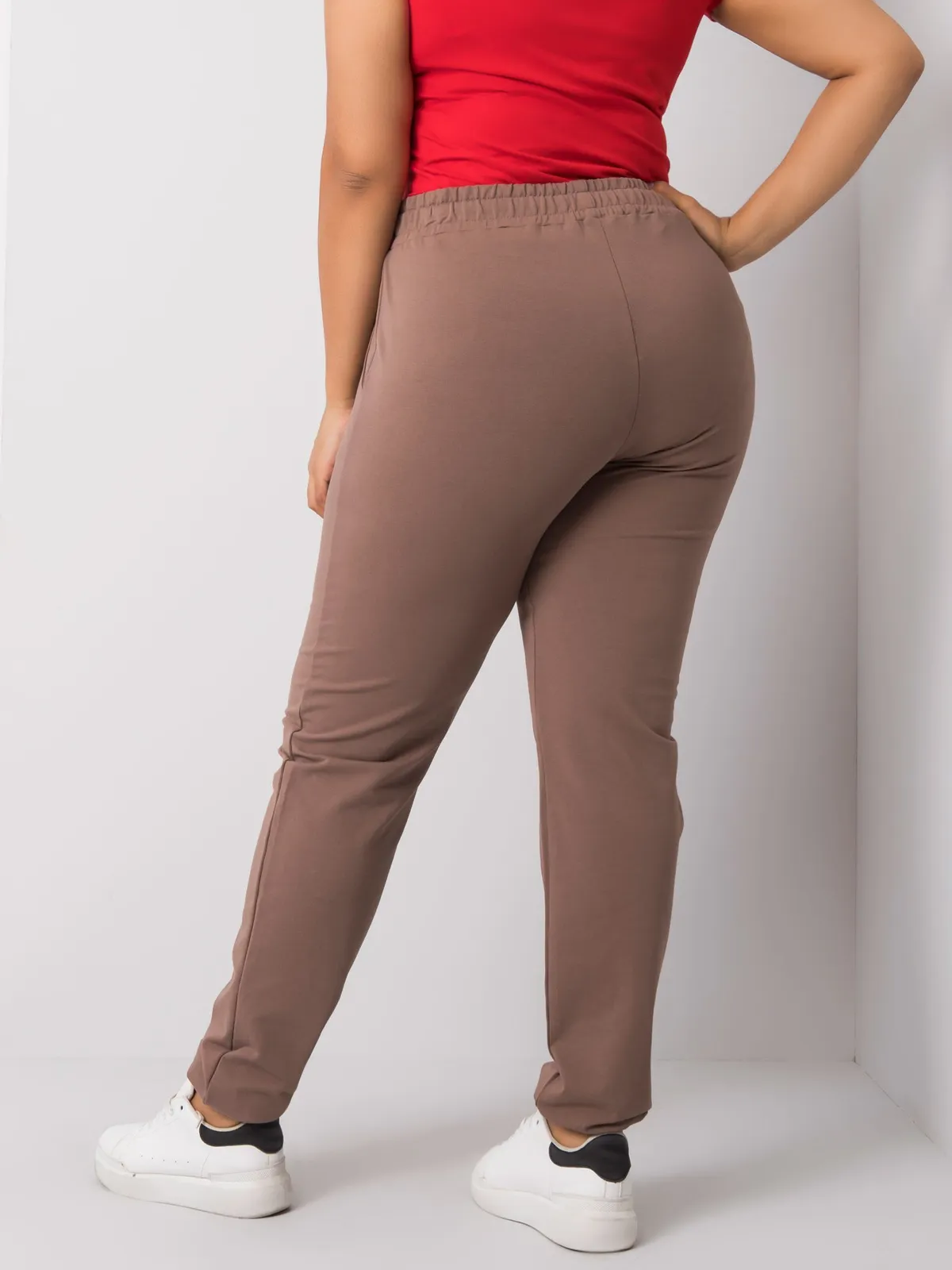 Czarne damskie spodnie dresowe plus size - zdjęcie 4