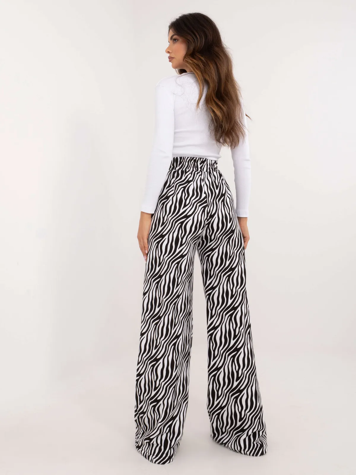 Casualowy dwuczęściowy komplet z topem i spodniami - zdjęcie 1