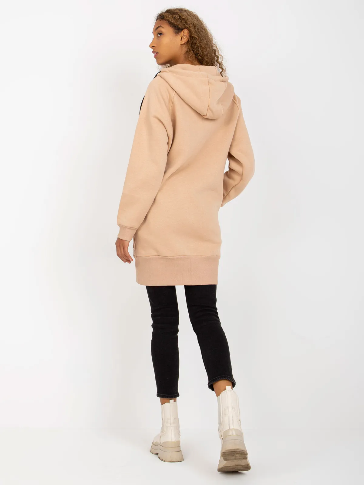 Jasnobrązowa rozpinana bluza basic z kieszeniami RUE PARIS - zdjęcie 3