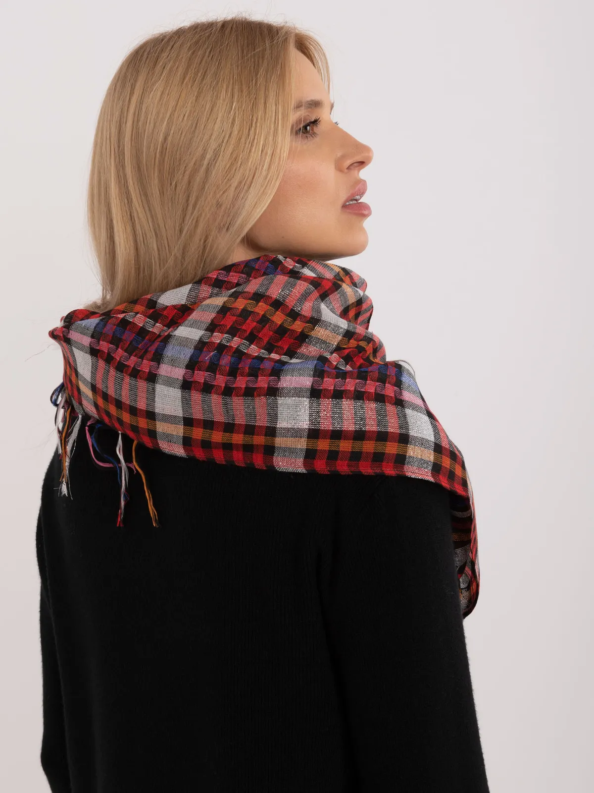 Klasyczna chusta w kratę z frędzlami - zdjęcie 1