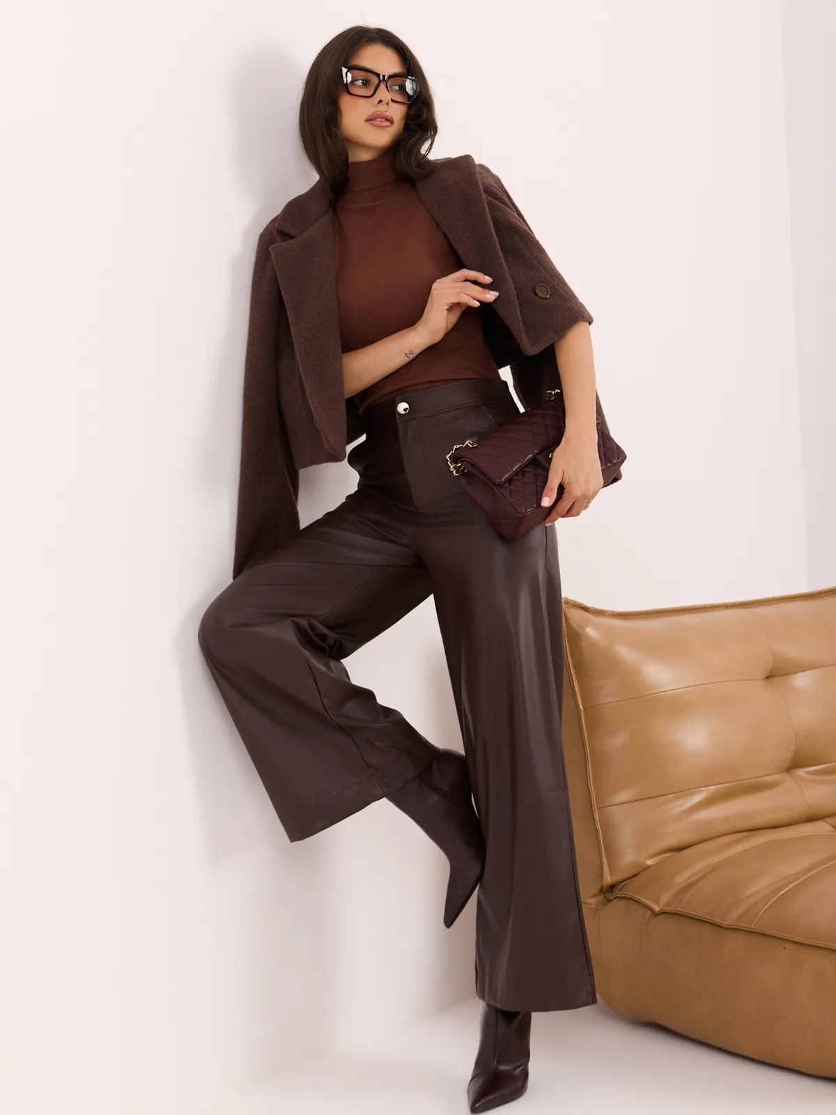 Eleganckie spodnie z wysokim stanem typu wide leg - zdjęcie 3