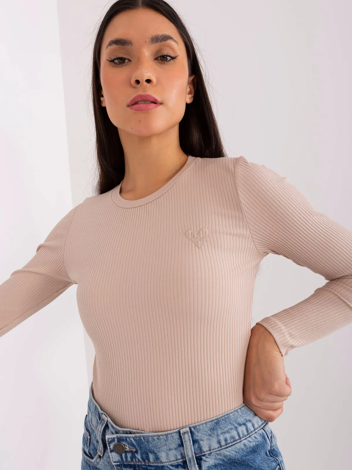 Beżowa bluzka w prążek BASIC FEEL GOOD - zdjęcie 5
