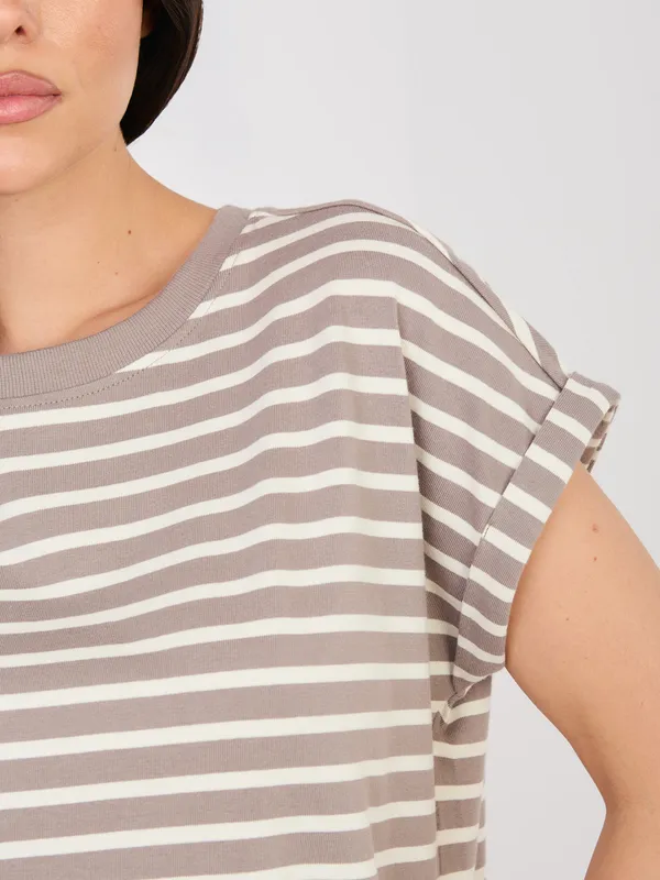 Klasyczny t-shirt w paski o kroju oversize