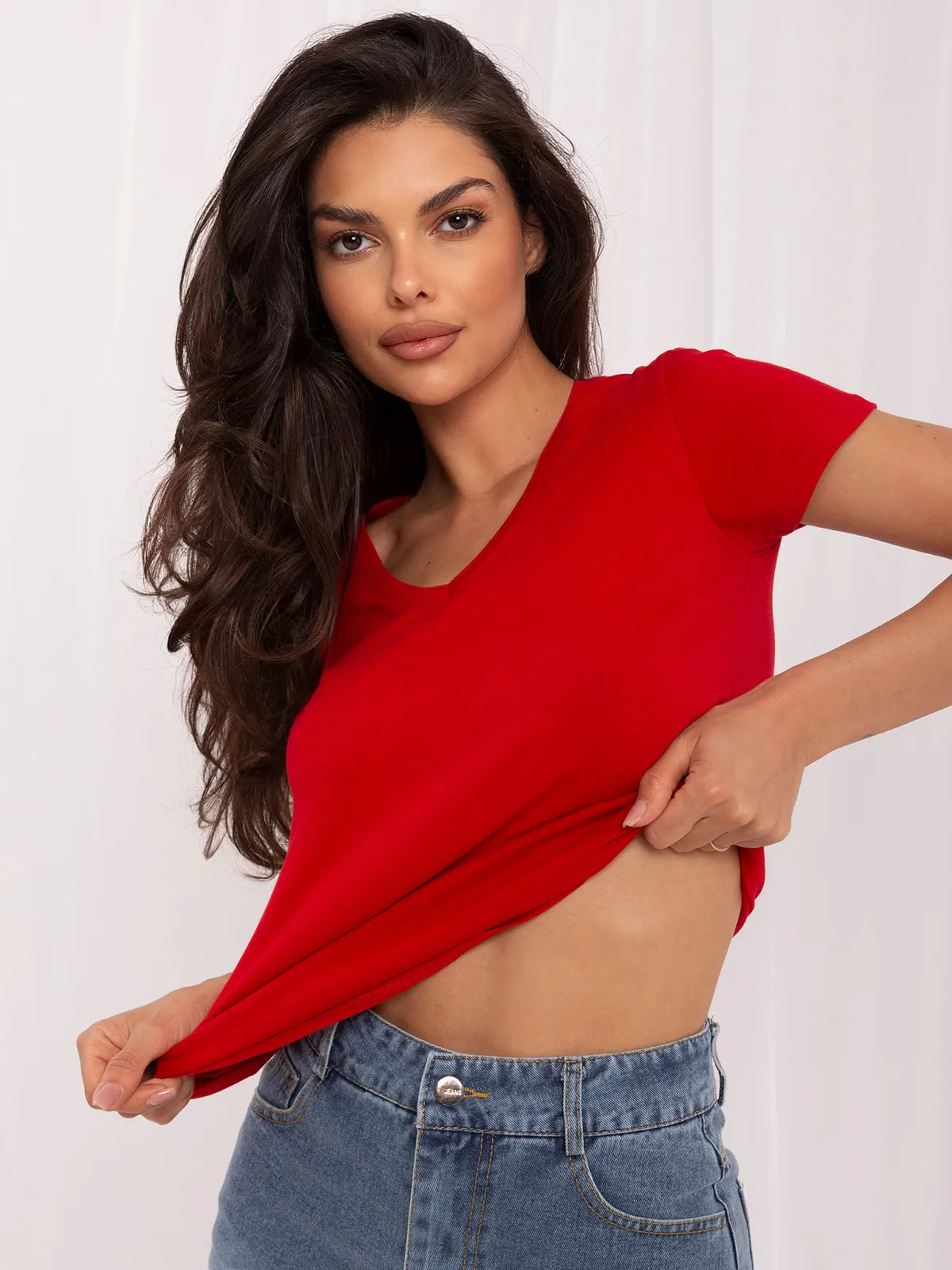 Czerwony damski t-shirt basic z krótkim rękawem - zdjęcie 3