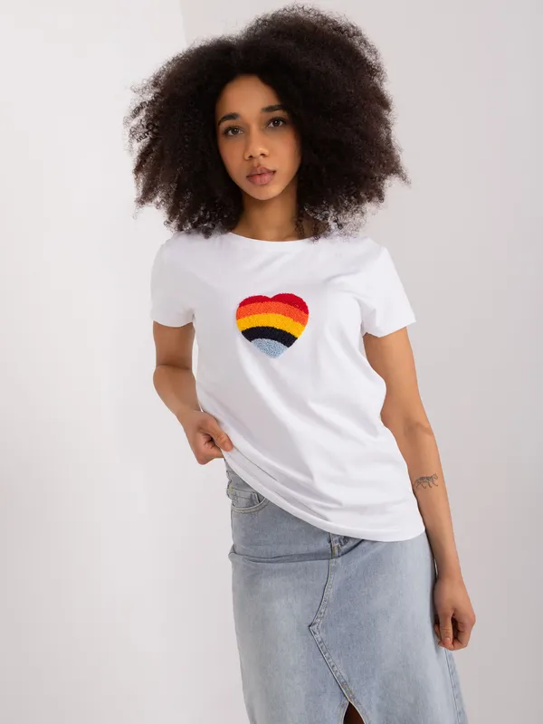 T-shirt z wypukłą aplikacją w kształcie serca - widok 2