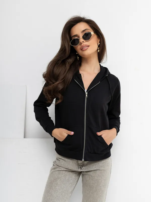 Biała rozpinana bluza basic z kieszeniami