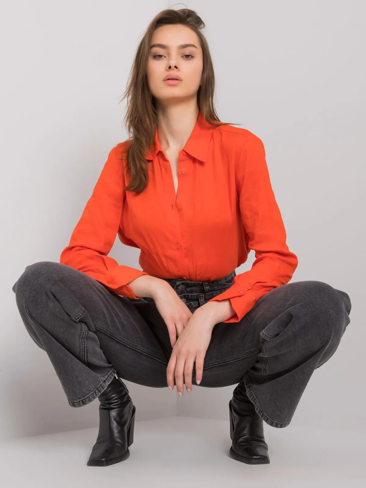 Czarne szerokie jeansy high waist - zdjęcie 3