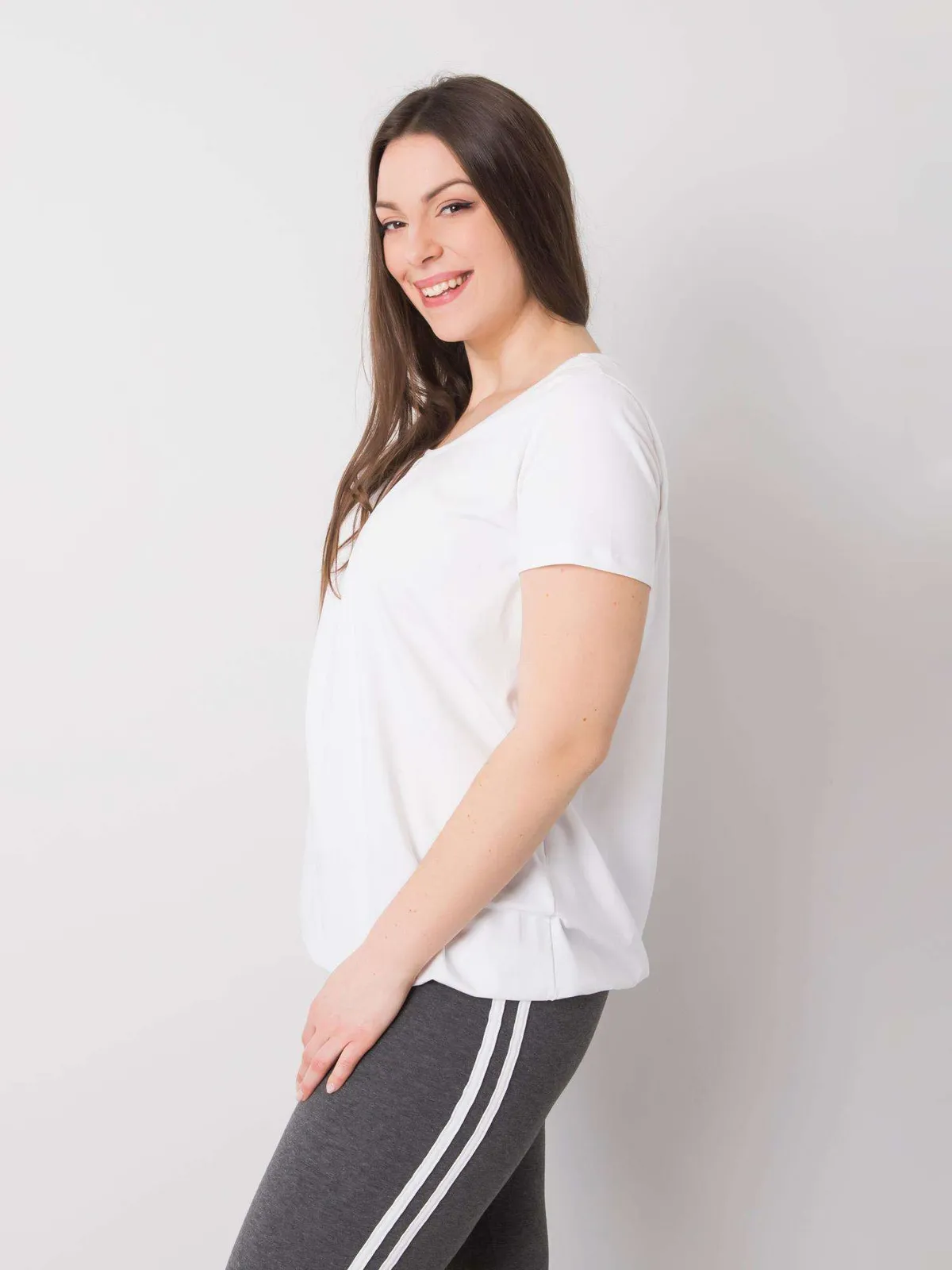 Jasnoniebieska bawełniana bluzka plus size - zdjęcie 4