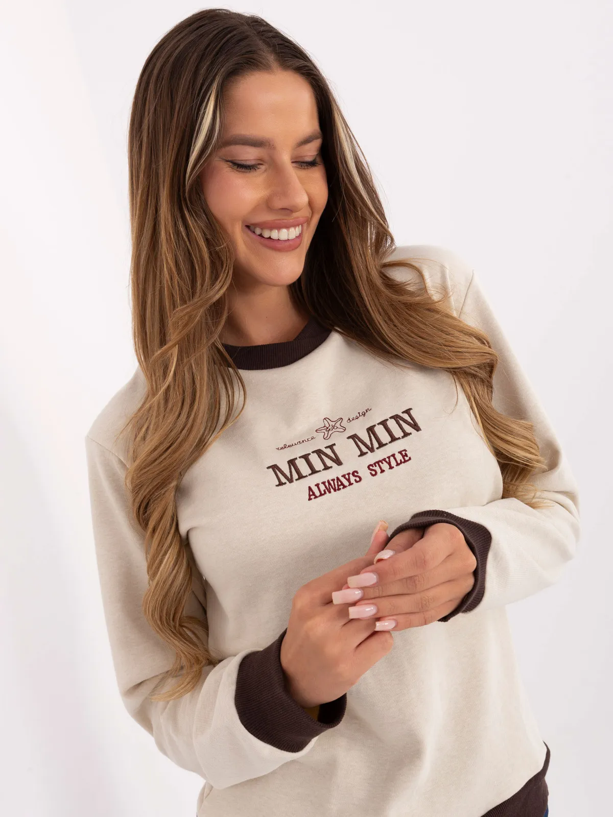 Casualowa bluza o kroju oversize z nadrukiem - zdjęcie 1