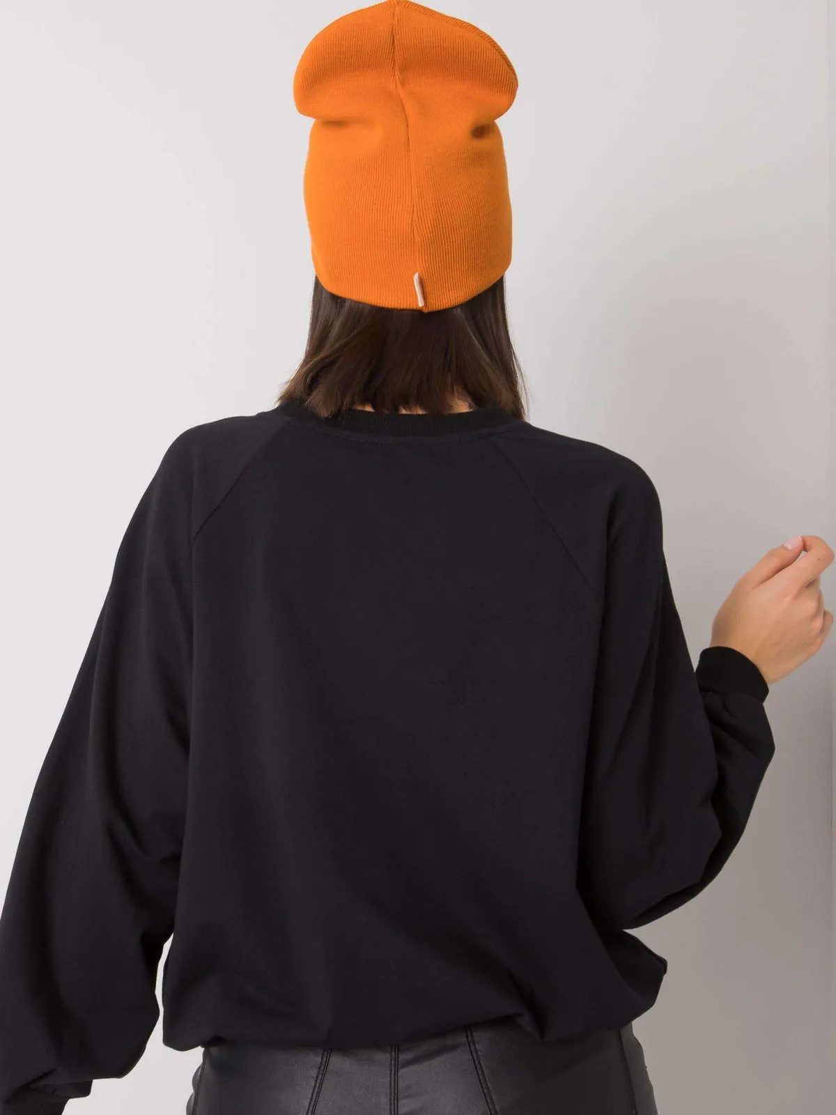 Szara czapka beanie - zdjęcie 3