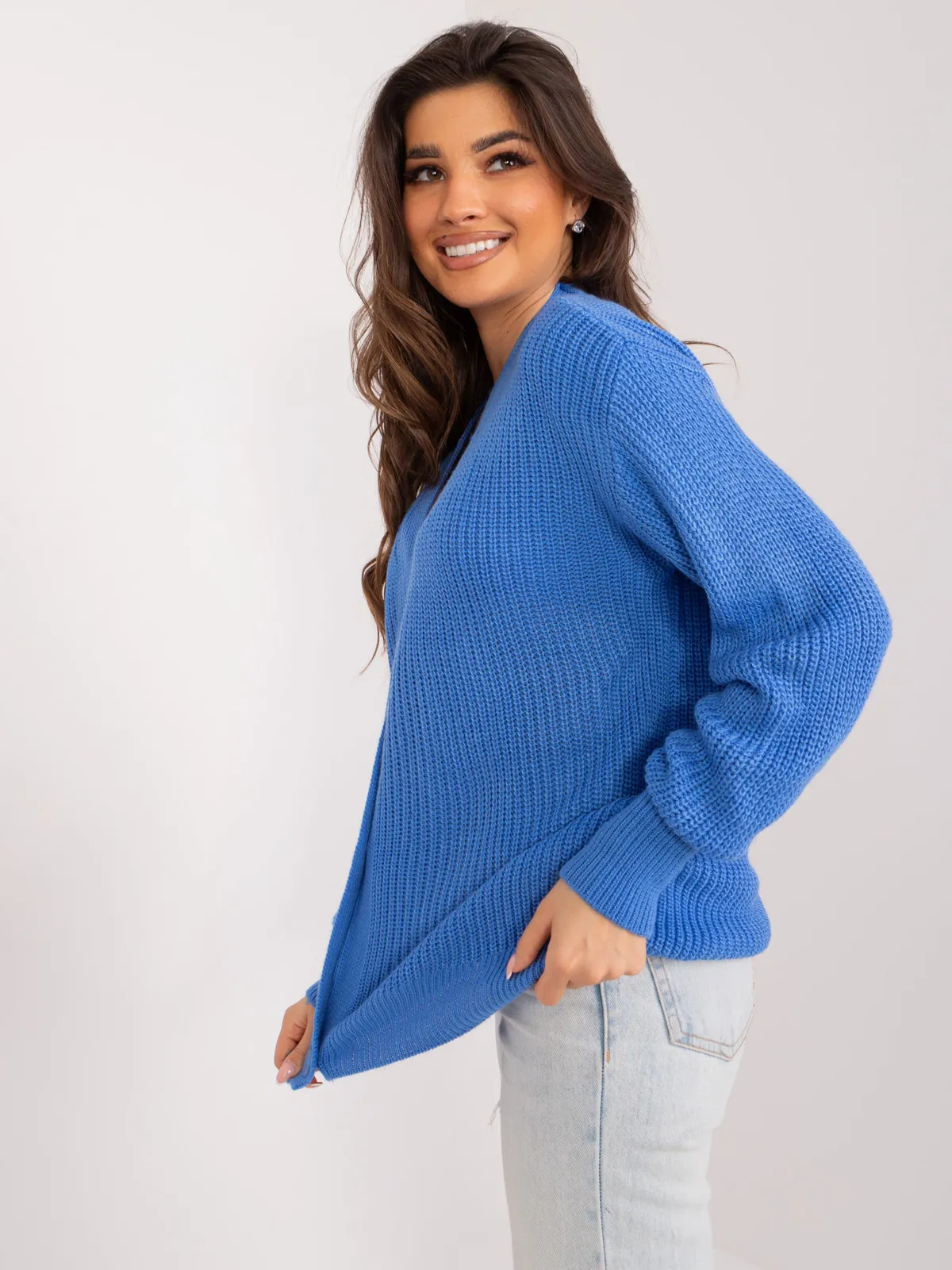 Krótki rozpinany kardigan o kroju oversize - zdjęcie 1