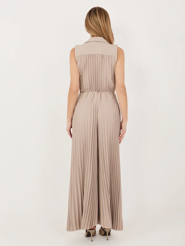 Dwuczęściowy komplet z kamizelką dwurzędową i plisami - widok 2