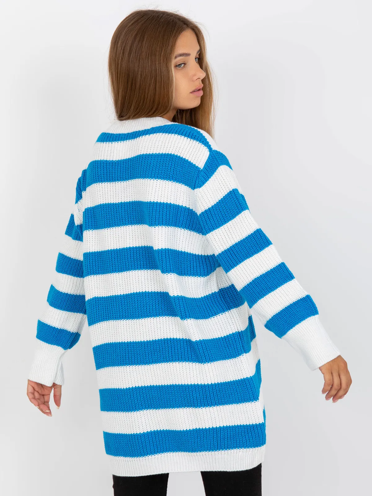 Biało-czarny dłuższy sweter oversize z wełną RUE PARIS - zdjęcie 5