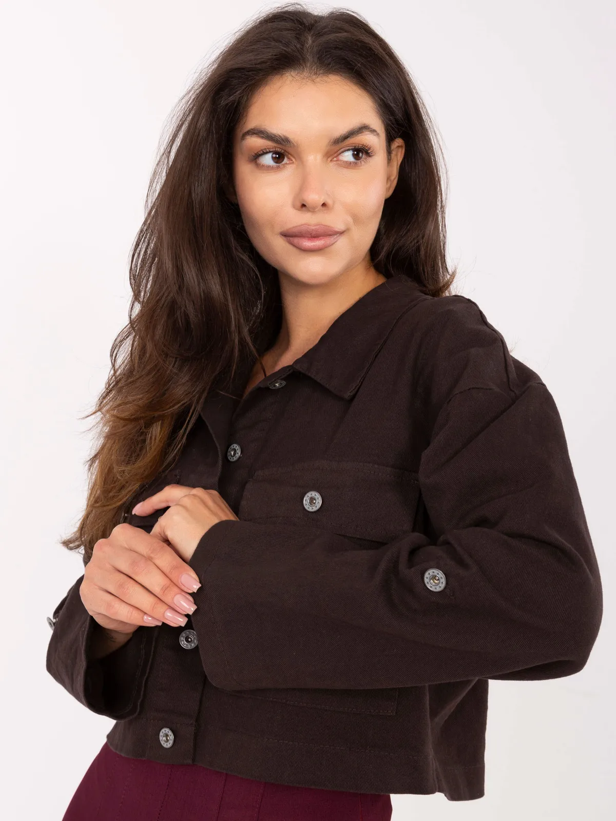 Krótka kurtka typu oversize o fasonie pudełkowym - zdjęcie 1