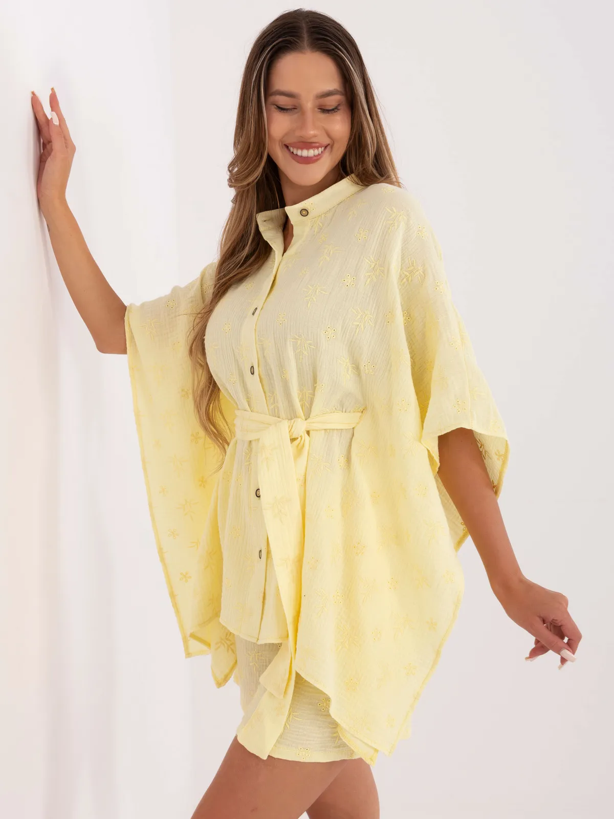 Wakacyjny komplet z koszulą oversize i szortami - zdjęcie 1