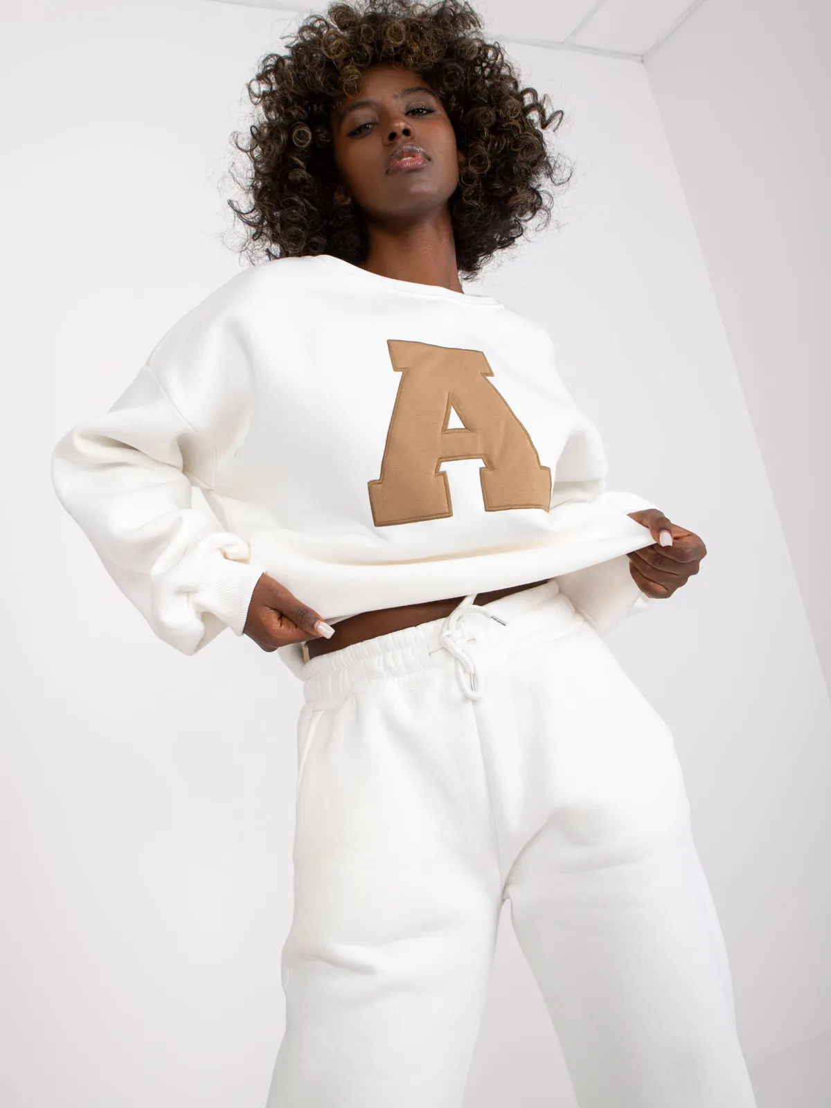 Sportowy komplet dresowy z bluzą oversize - zdjęcie 1