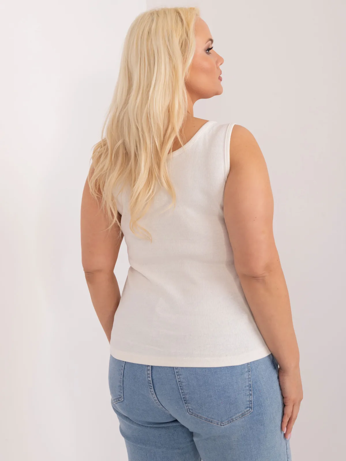 Prążkowany top typu tank z dekoracyjnymi napami - zdjęcie 1