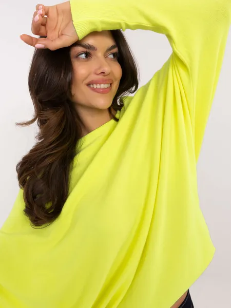 Sweter o kroju oversize z obniżoną linią ramion