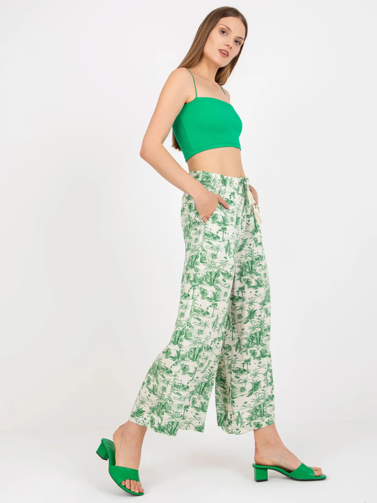 Luźne spodnie z wysokim stanem i wiązaniem - zdjęcie 1