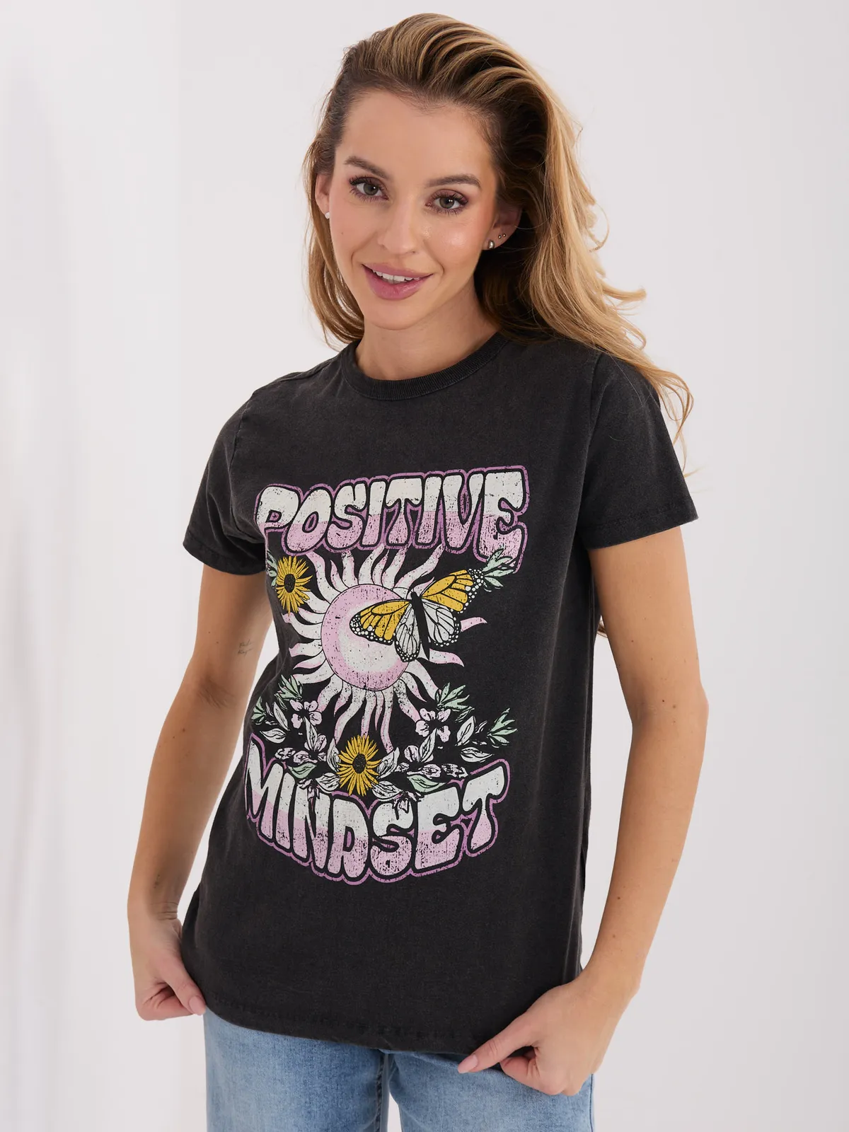 T-shirt z printem w stylu retro - zdjęcie 1