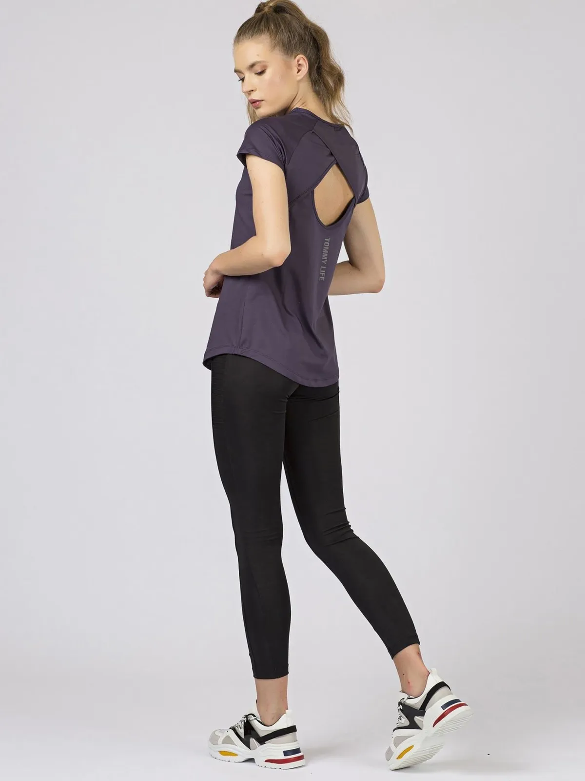 Damski sportowy t-shirt fioletowy TOMMY LIFE - zdjęcie 4