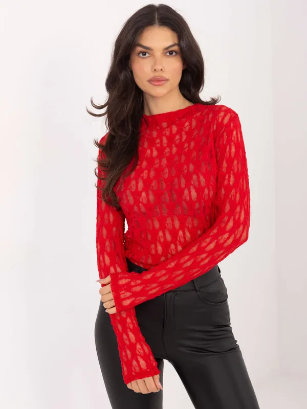 Dopasowana bluzka z ażurowym wzorem i półgolfem