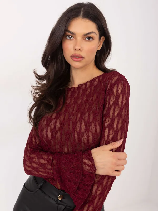 Koronkowa bluzka z rozszerzanymi rękawami w stylu boho