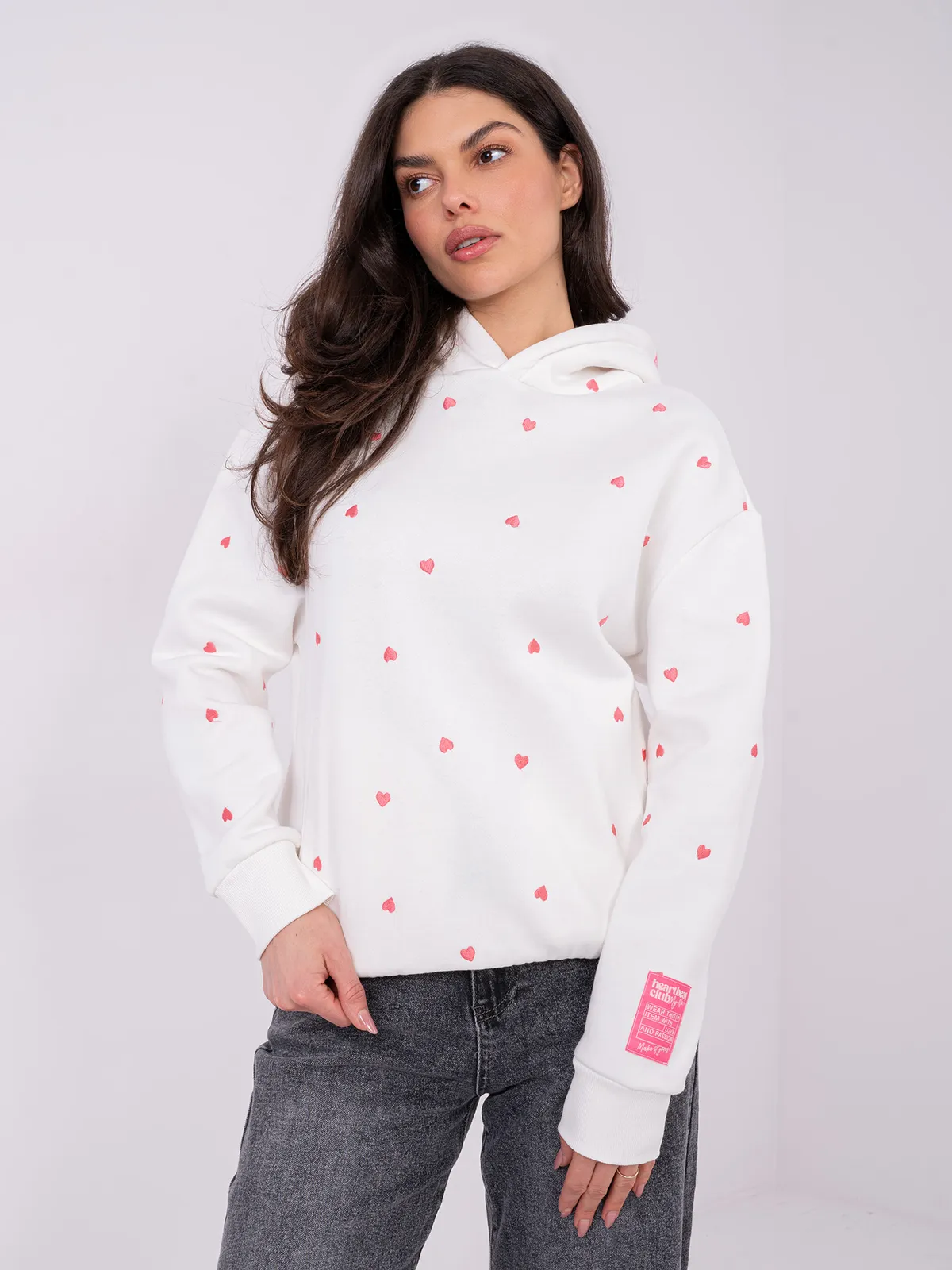 Casualowa bluza oversize z nadrukiem serc - zdjęcie 4