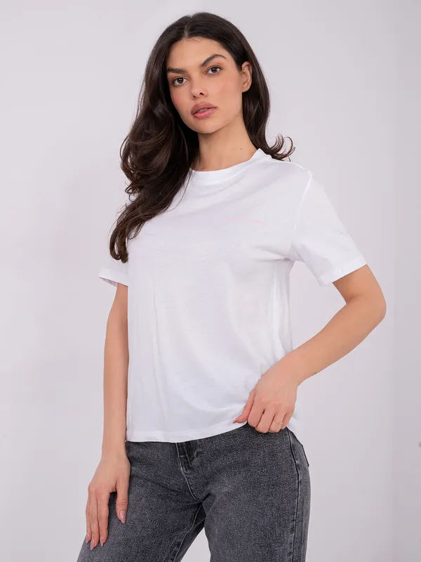 Casualowy t-shirt z subtelnym nadrukiem na plecach - widok 2