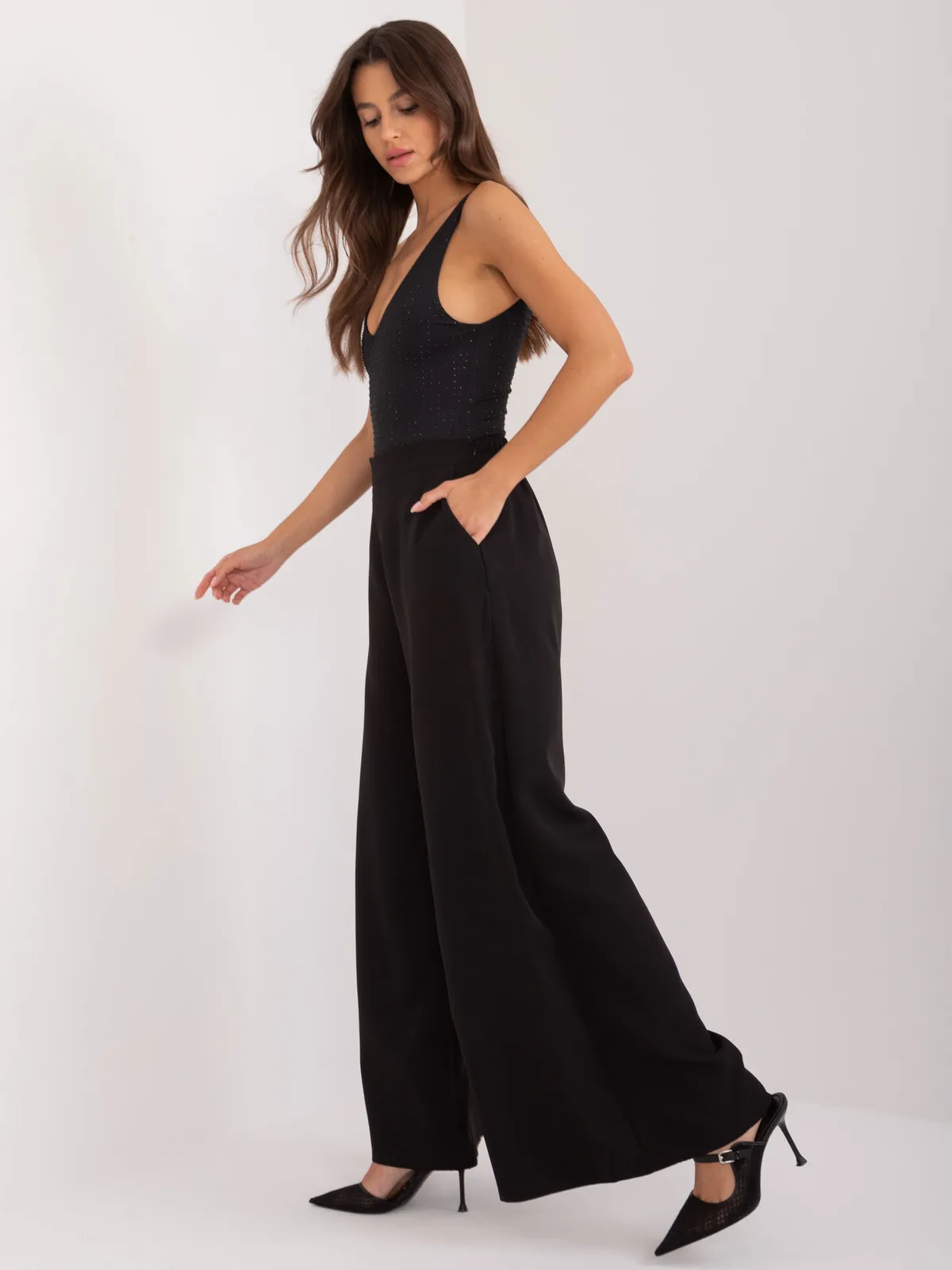 Eleganckie spodnie z szerokimi nogawkami typu palazzo - zdjęcie 1