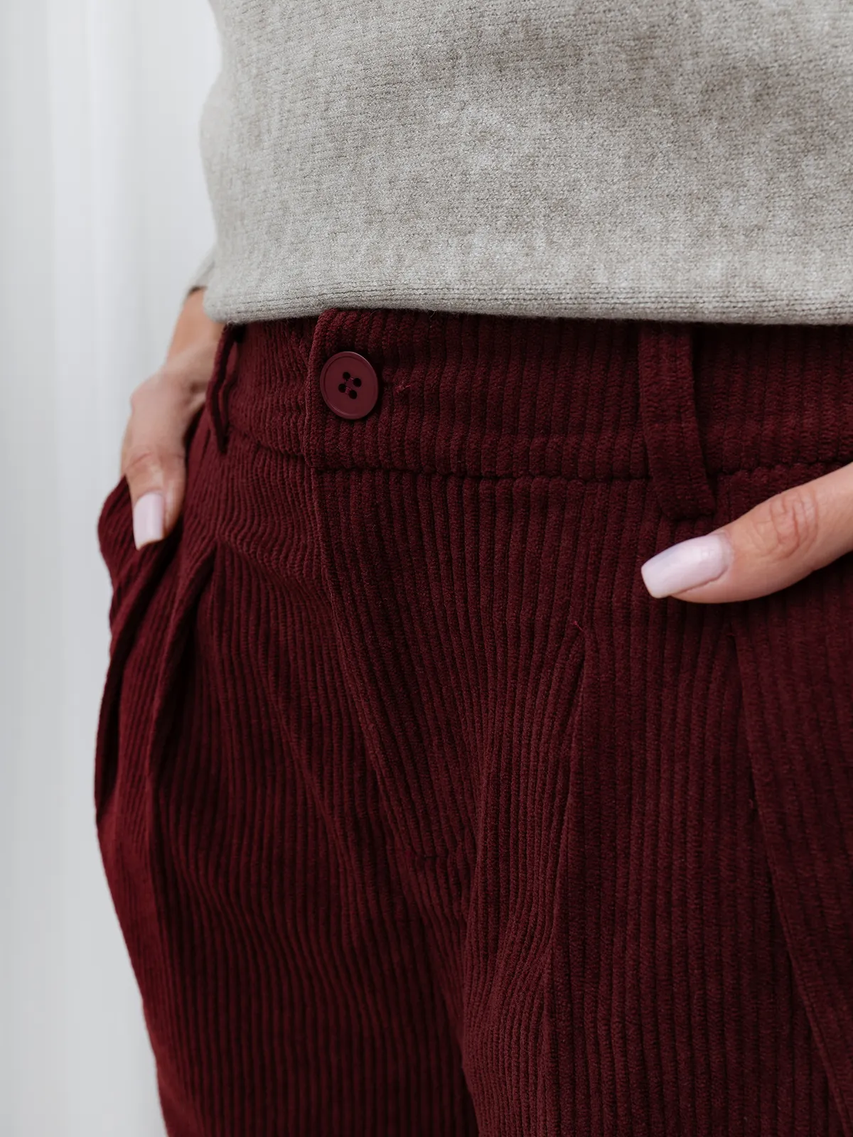 Wygodne spodnie typu wide leg z wysokim stanem - zdjęcie 4