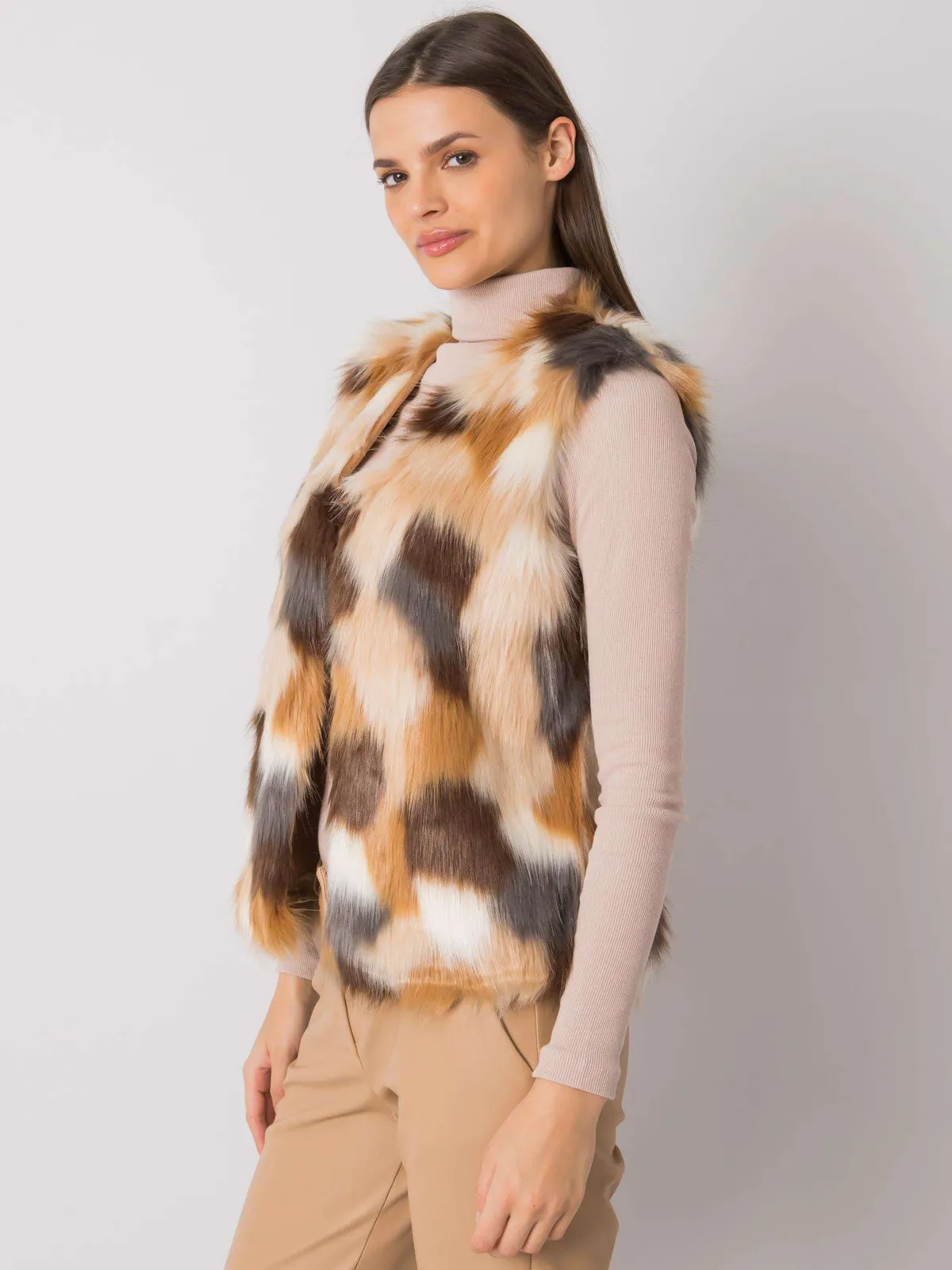 Efektowna kamizelka z długim włosiem ocieplana - zdjęcie 1