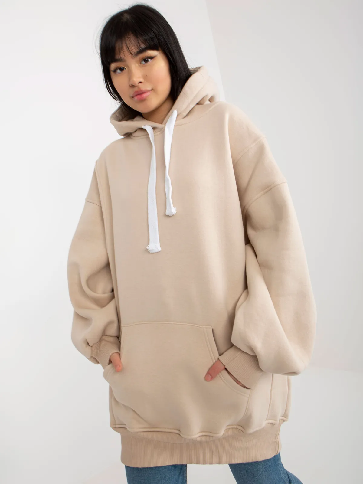 Ciemnobrązowa dresowa długa bluza basic oversize z kapturem - zdjęcie 3