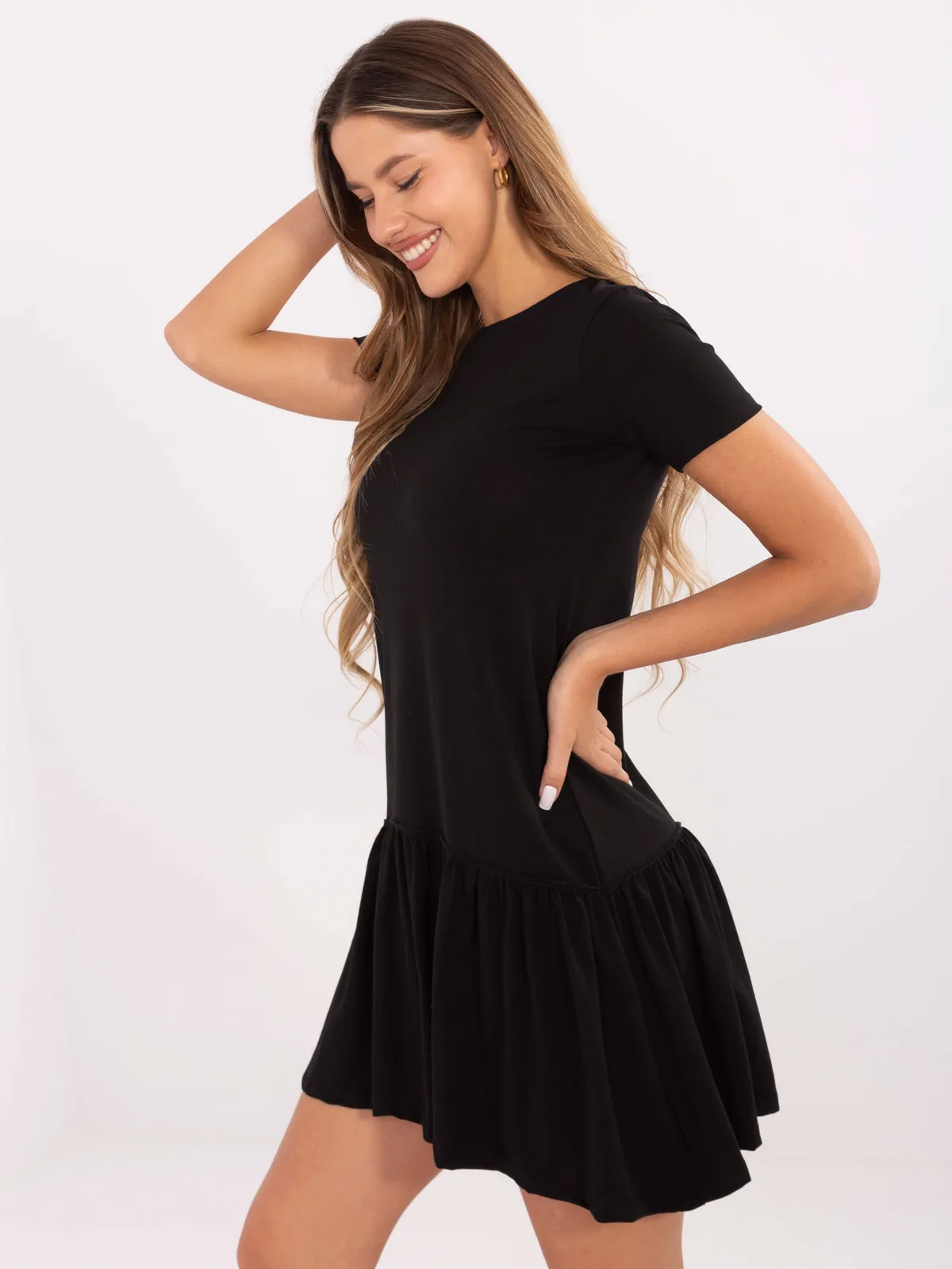 Casualowa sukienka mini z obniżonym stanem - zdjęcie 1