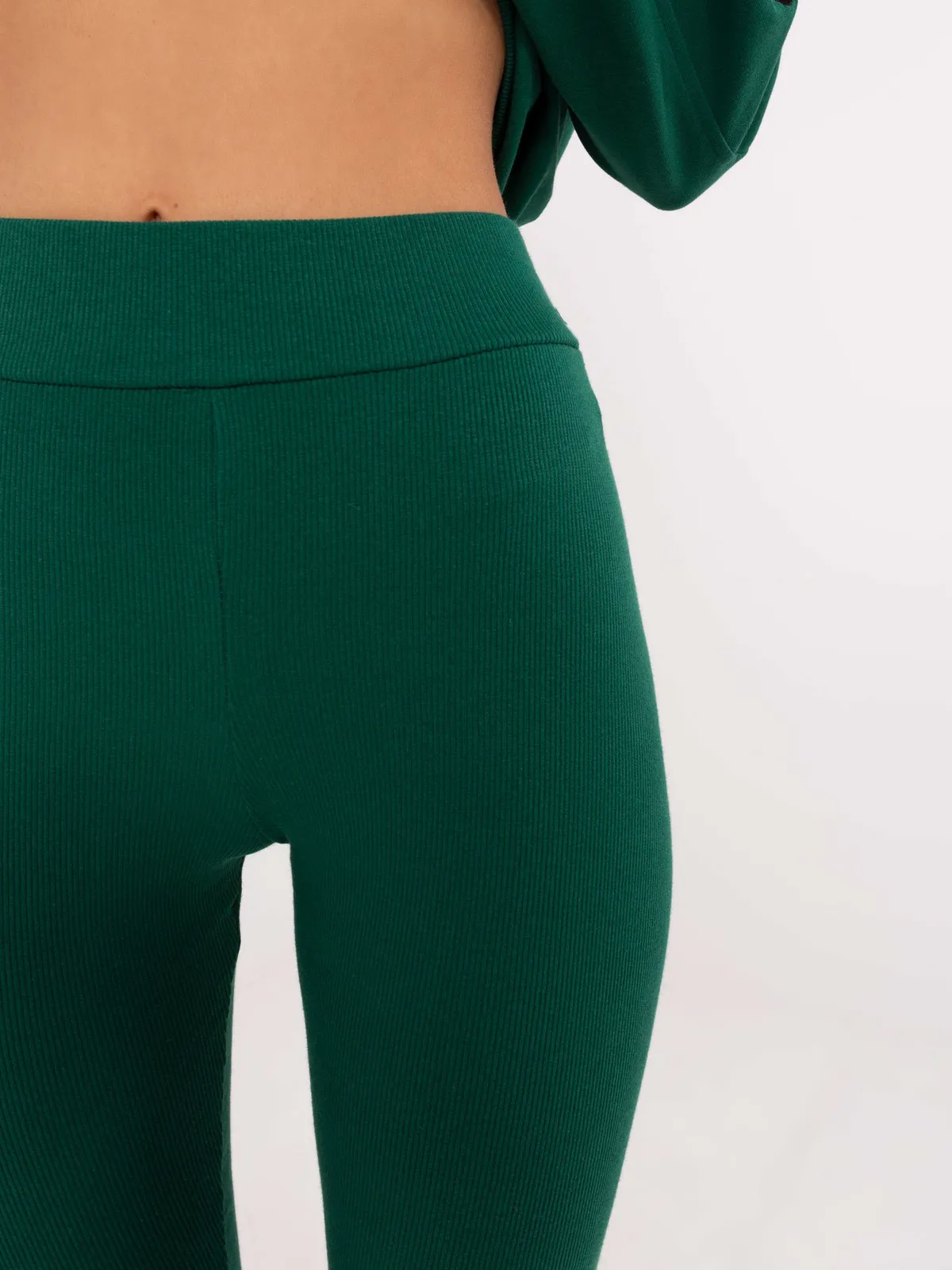 Sportowy komplet z bluzą oversize i legginsami - zdjęcie 1