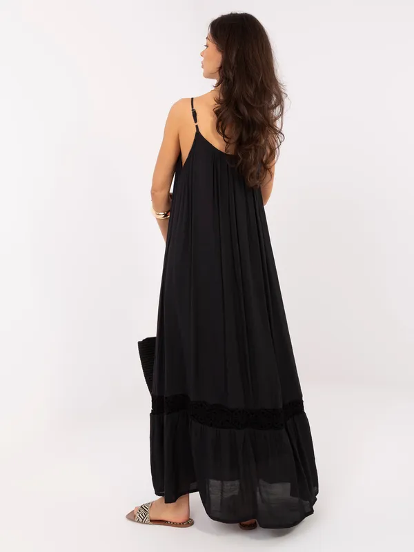 Zwiewna sukienka maxi z dekoracyjnymi ramiączkami