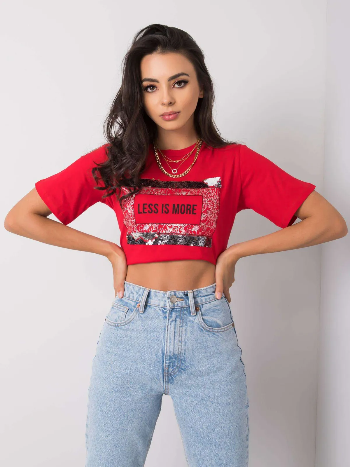 Jasnopomarańczowy t-shirt damski z napisem - zdjęcie 4